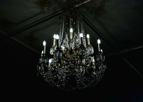 Enhancing Your Home with Stylish Lighting for Eco Decor: Crystal Chandeliers vs. Modern LED Decor