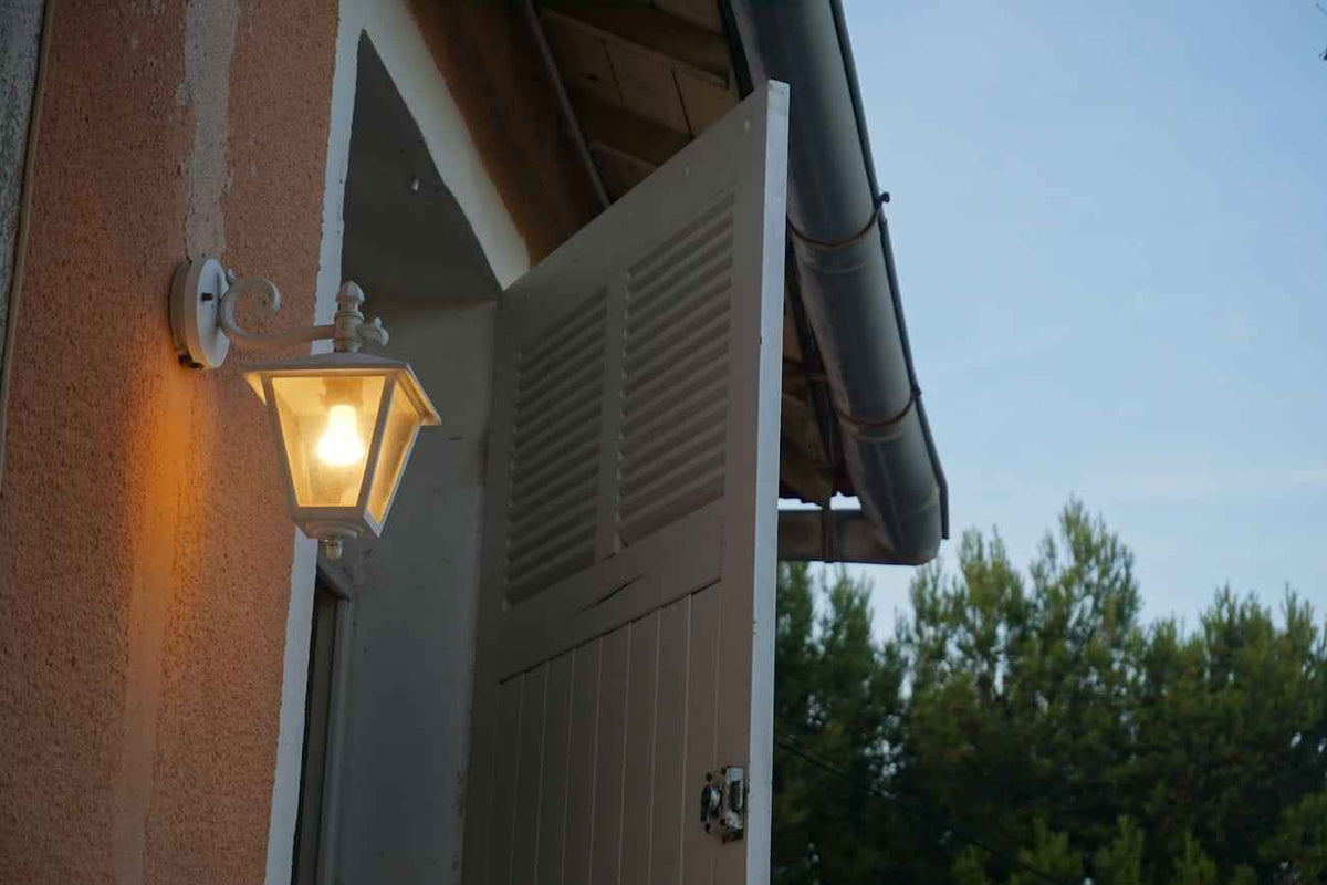 Revamp Your Home's Entrance with Stunning Outdoor Lighting Solutions