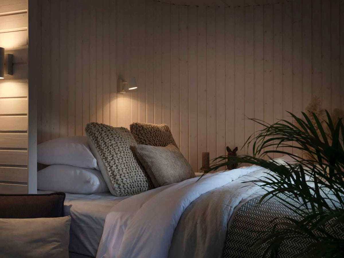 Tips for Choosing Perfect Bedroom Bedside Lights from Online Galleries