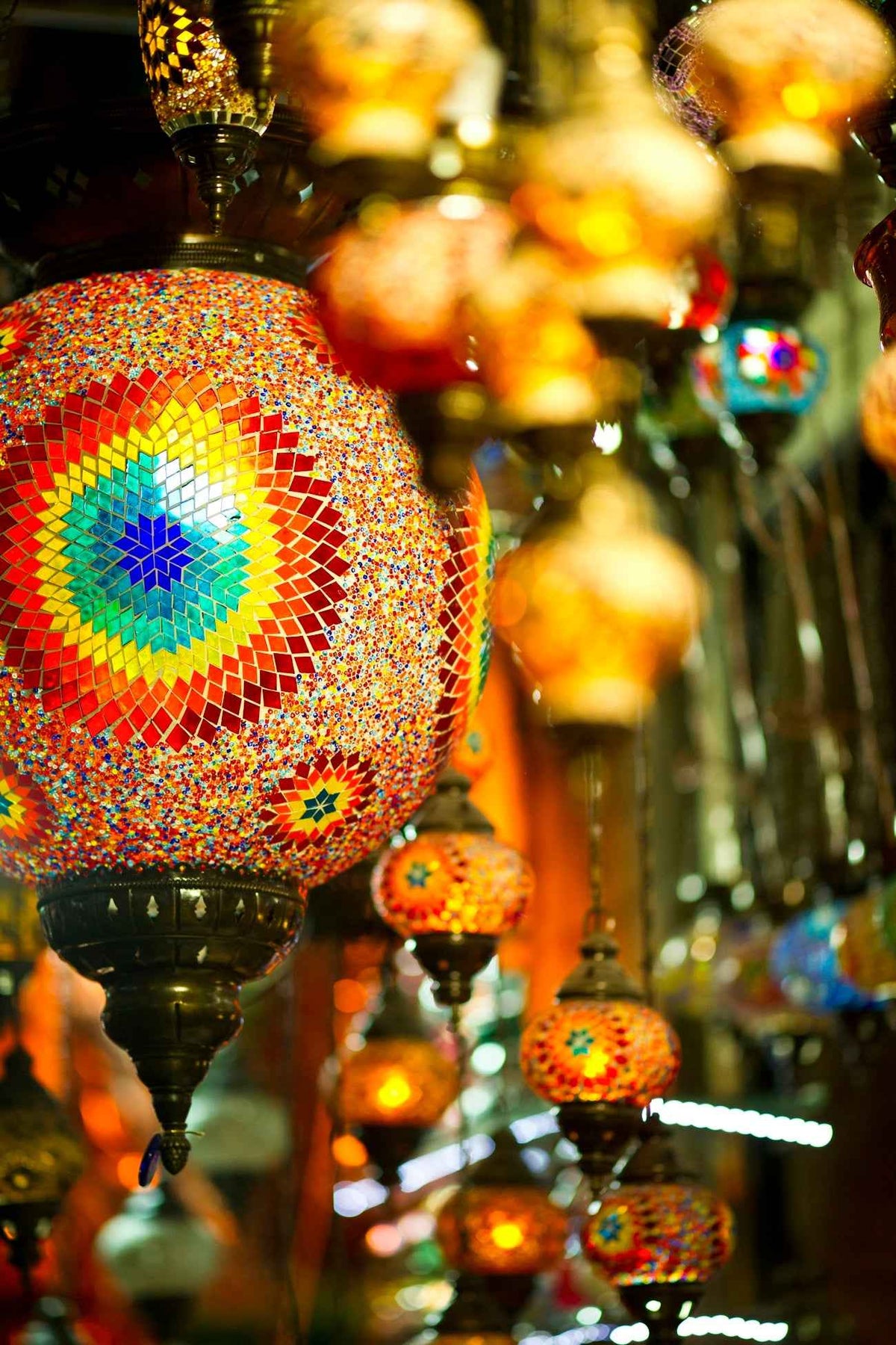 Discover the Elegance of Decorative Ceiling Lamps for a Luxury Home Experience