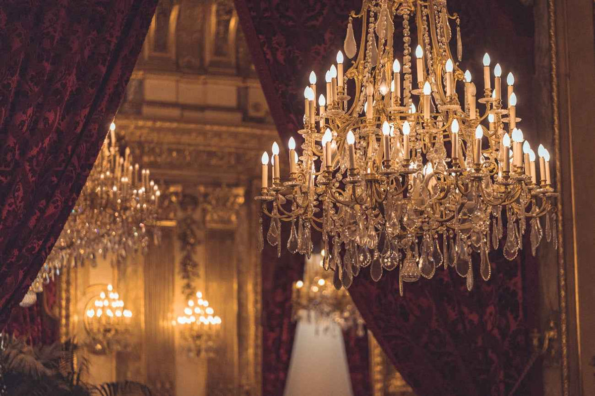 Creating Ambiance: Pairing Crystal Chandeliers with Decorative Ceiling Lamps