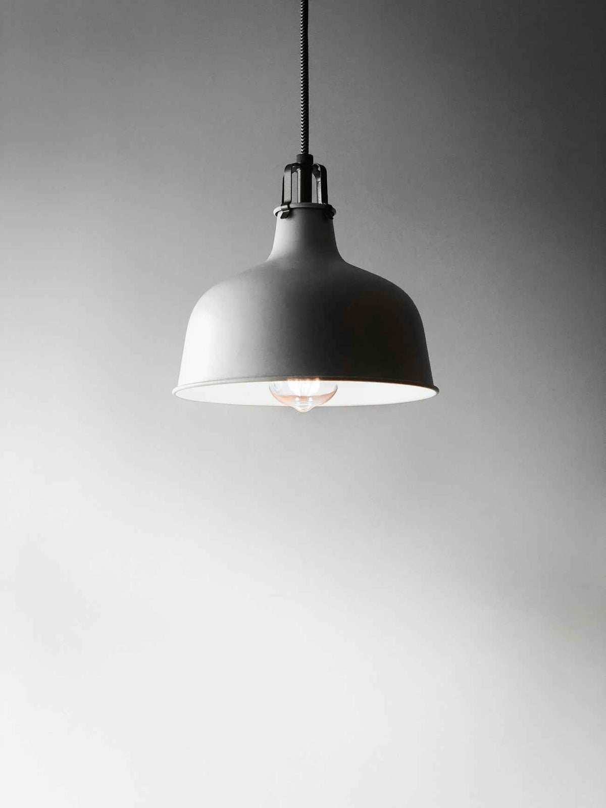 Enhancing Modern Interiors with Pendant Light Fixtures and Crystal Chandeliers