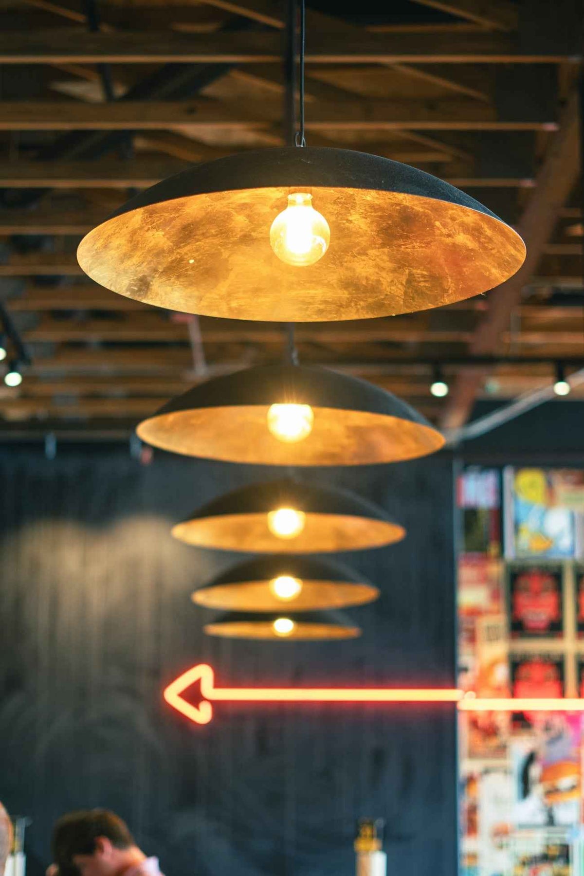 Comparing Glass Pendant Lighting to Industrial Pendant Lights in Home Decor