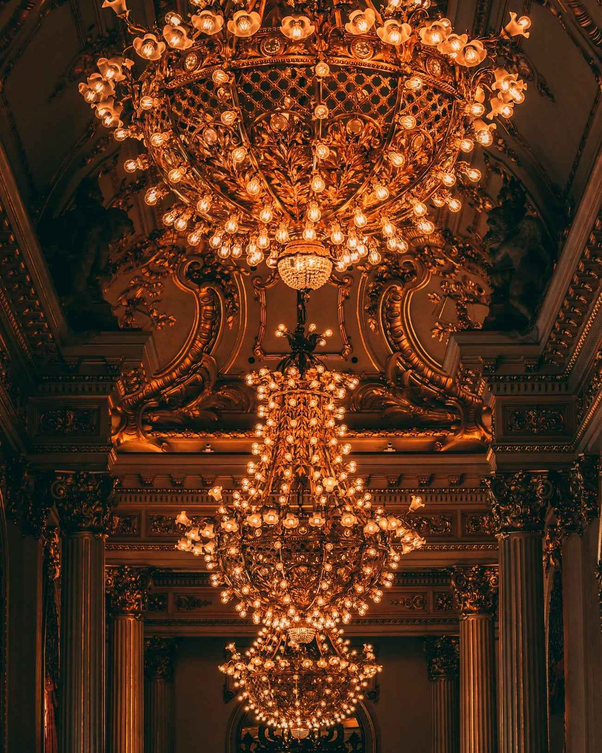 Innovative Guide to Using Pendant Light Fixtures in Luxury Home Lighting