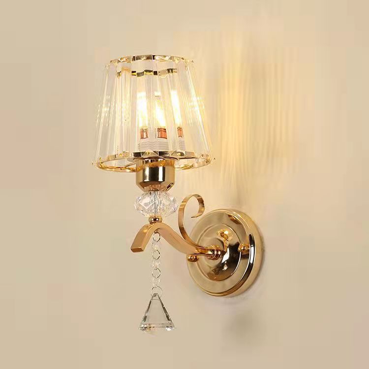 European Petal Wall Lamp – Elegant Gold Single-Head Wall Light for Bedroom, Living Room, and Corridor