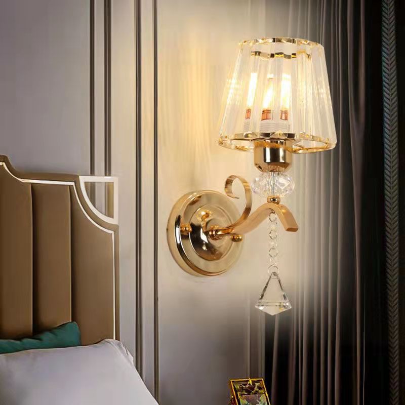 European Petal Wall Lamp – Elegant Gold Single-Head Wall Light for Bedroom, Living Room, and Corridor