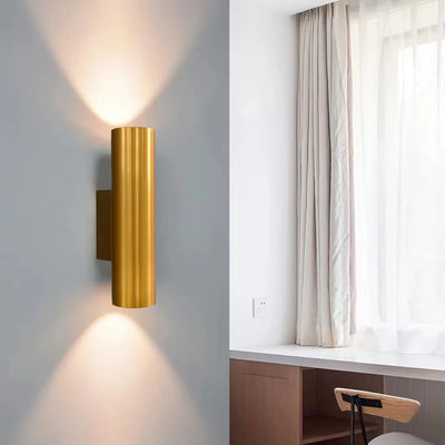 Modern LED Wall Sconce with Up & Down Lighting: Simple Functionality Meets Modern Style