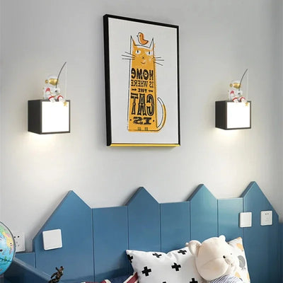 Modern Moon Astronaut Wall Sconce Lamp for Children's Room