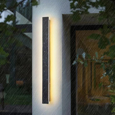 Modern Shine for Your Porch: The LED Outdoor Wall Light with Style Options