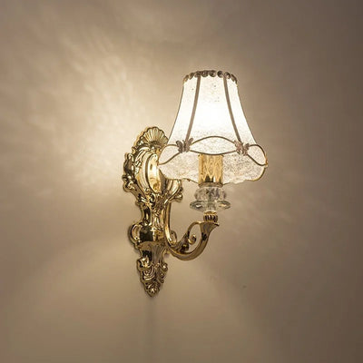 European Petal Wall Lamp – Elegant Gold Single-Head Wall Light for Bedroom, Living Room, and Corridor